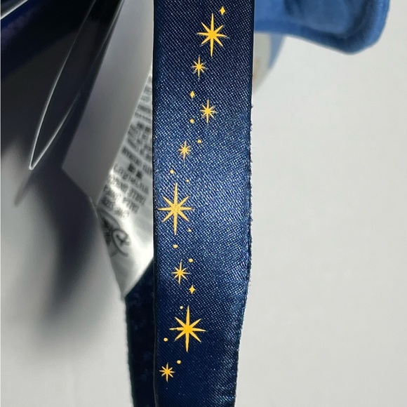 Mickey Mouse: The Main Attraction Peter Pan’s Flight Collection - Picture 8 of 9